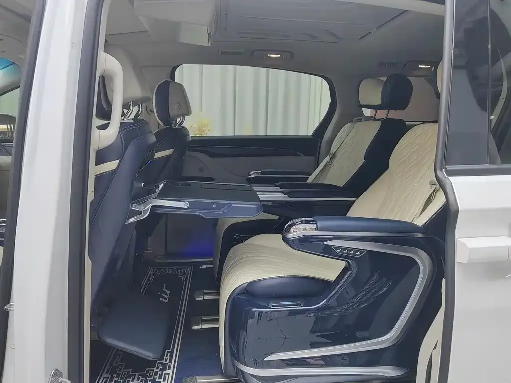 Buick GL8 2022 из CN, фото 7