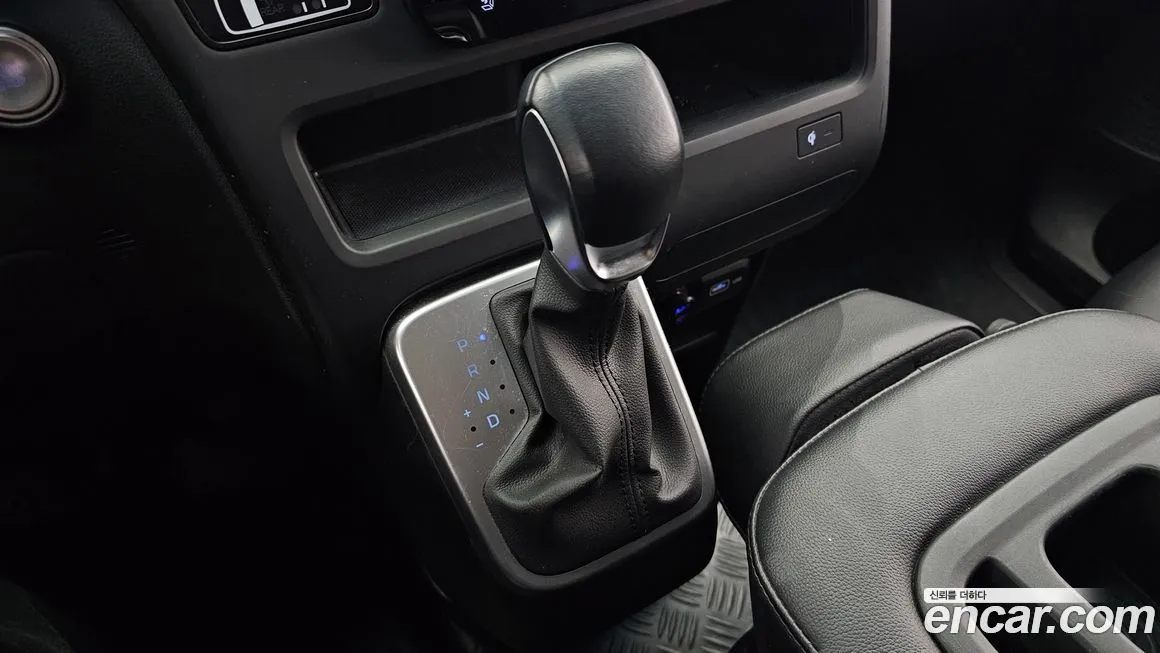 Hyundai Staria — фото 2