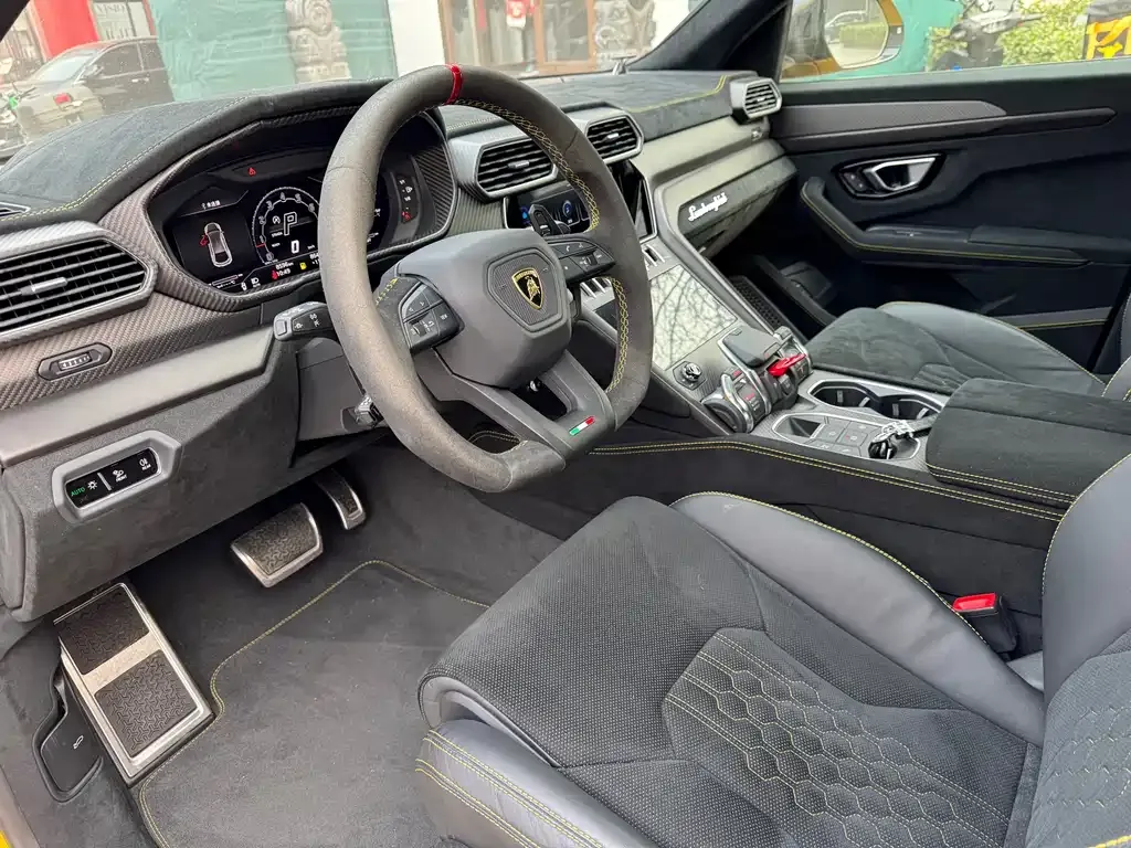 Lamborghini Urus 2023 из CN, фото 3