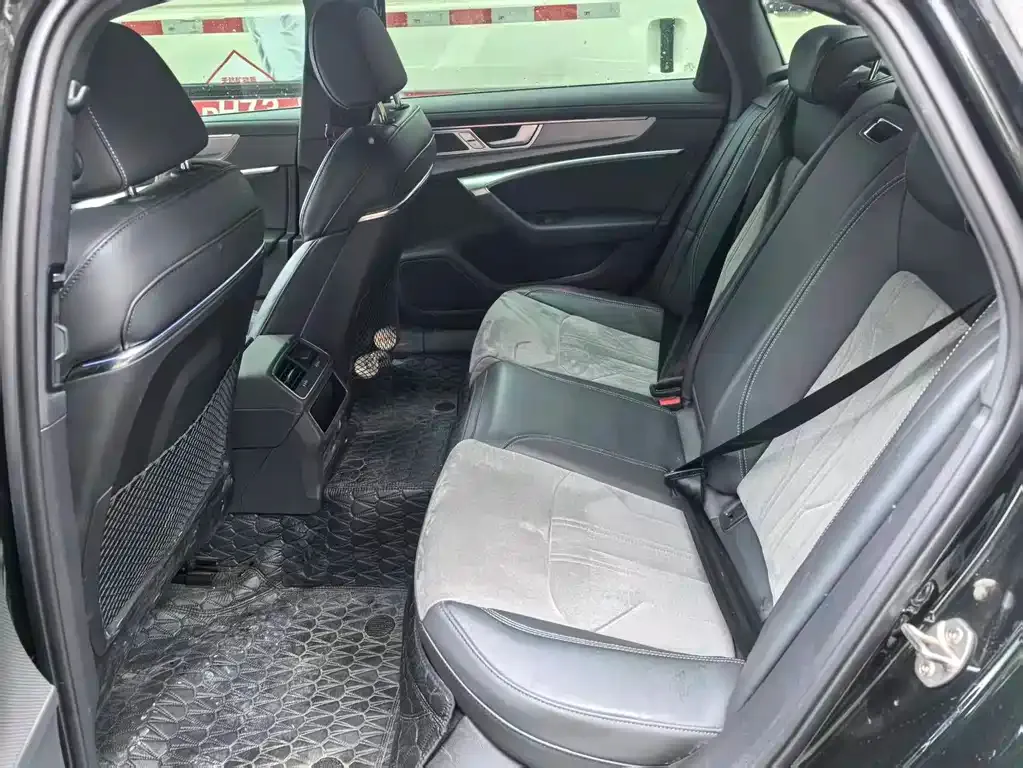 Audi A6L 2024 из CN, фото 5