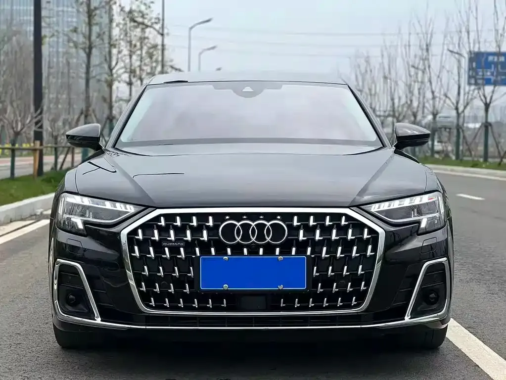 Audi A8 — фото 2