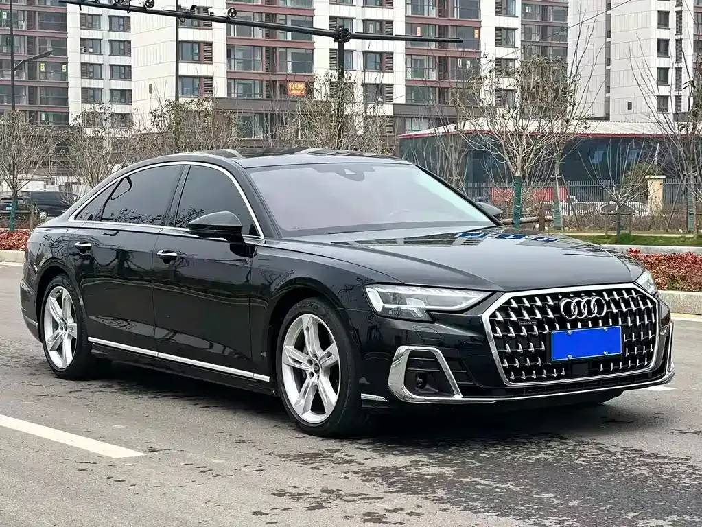 Audi A8 — фото 9
