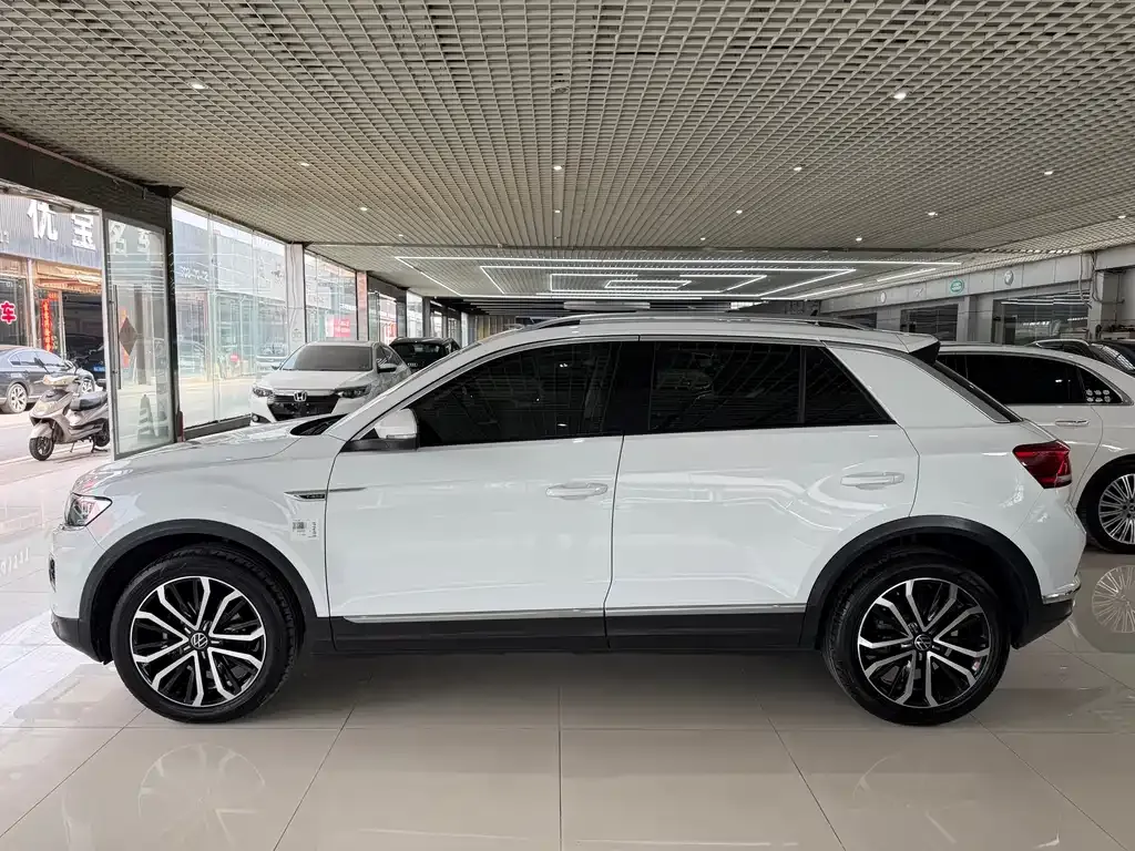 Volkswagen T-Roc — фото 3