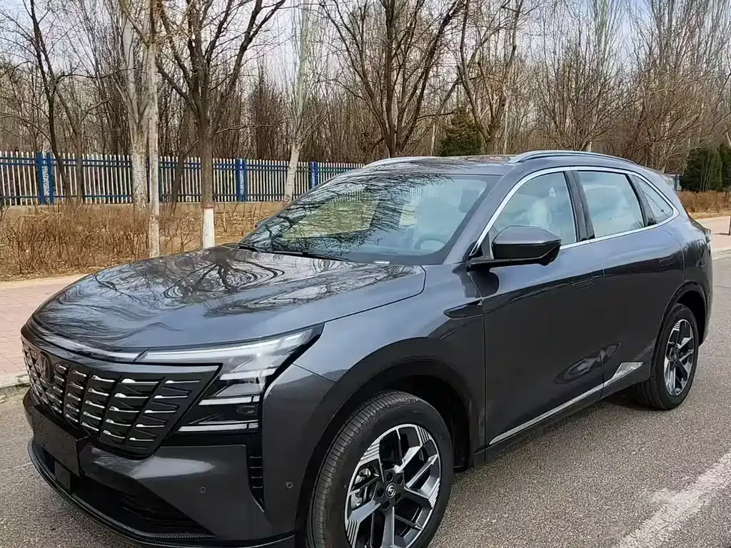 Changan CS75PLUS — фото 1