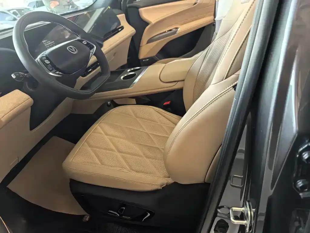 Changan CS75PLUS — фото 2