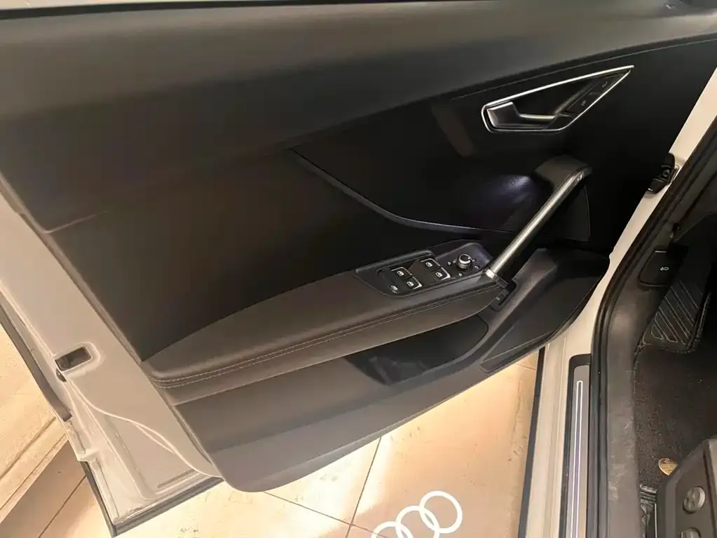 Audi Q2L 2021 из CN, фото 2