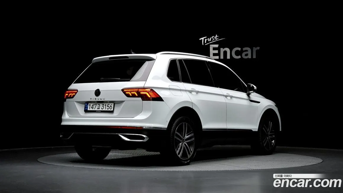 Volkswagen Tiguan — фото 8
