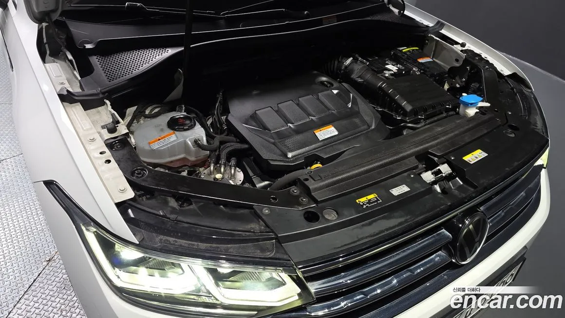 Volkswagen Tiguan — фото 10
