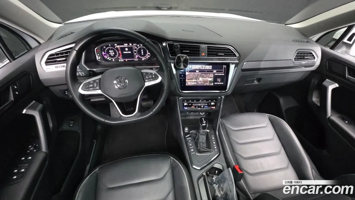 Volkswagen Tiguan — фото 6