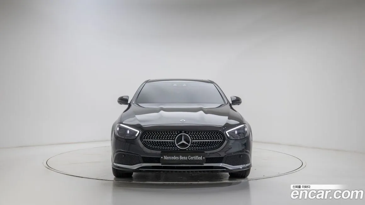 Mercedes-Benz E-Class — фото 9