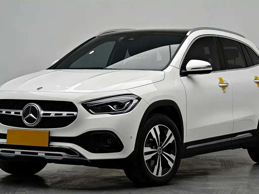 Mercedes-Benz GLA — фото 1