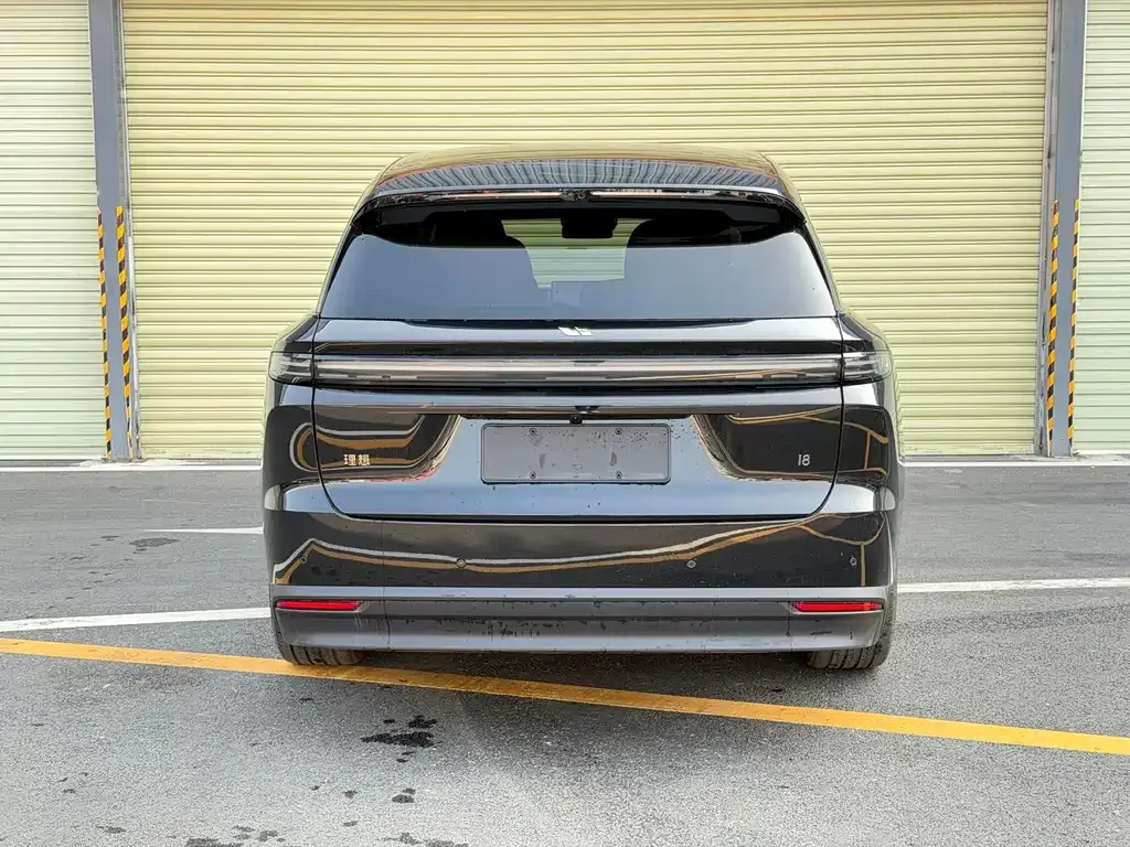 Li Auto i8 — фото 2