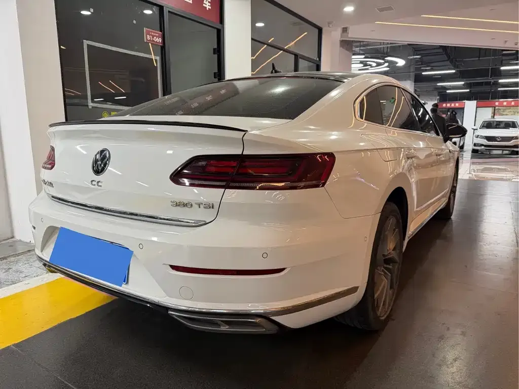 Volkswagen CC 2023 из CN, фото 3