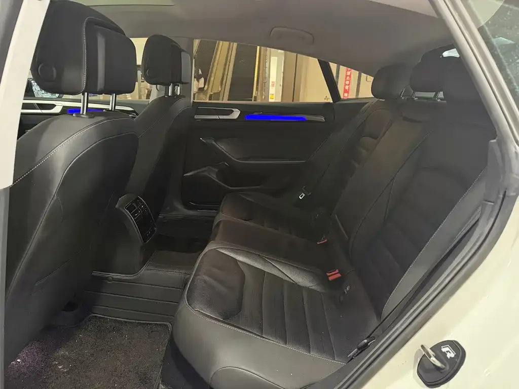 Volkswagen CC 2023 из CN, фото 7