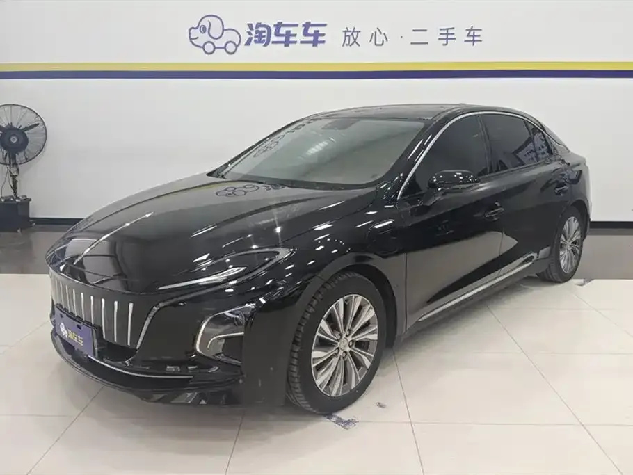 Hongqi E-QM5 — фото 1