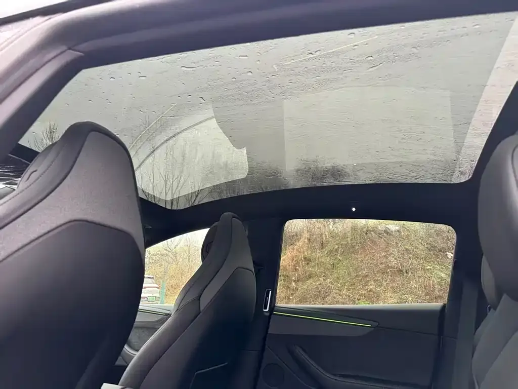 Tesla Model Y L — фото 2