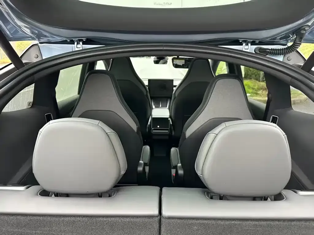 Tesla Model Y L — фото 3