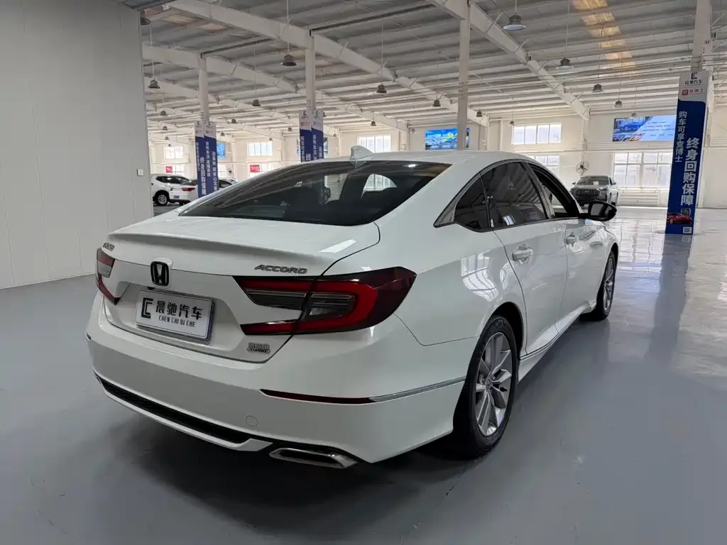 Honda Accord — фото 6