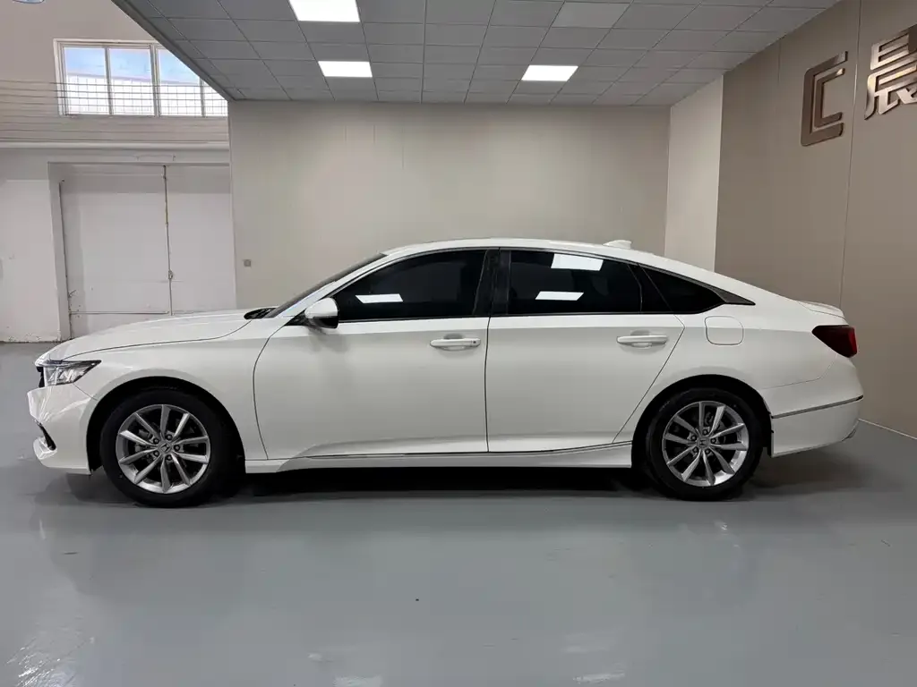 Honda Accord — фото 7