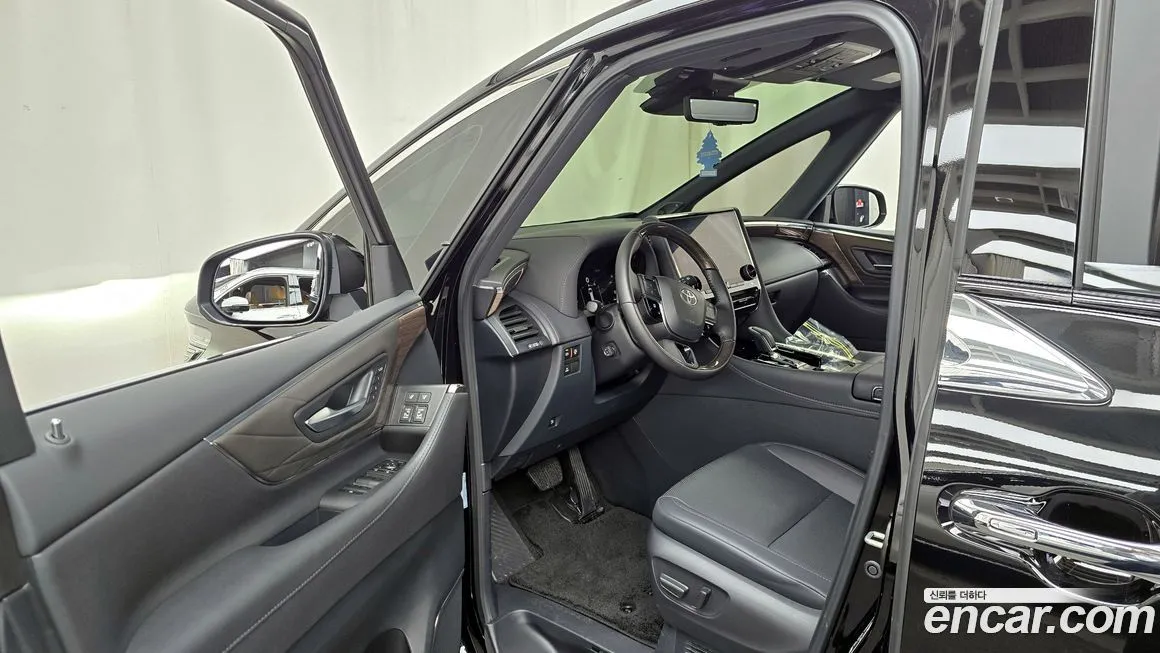Toyota Alphard — фото 7