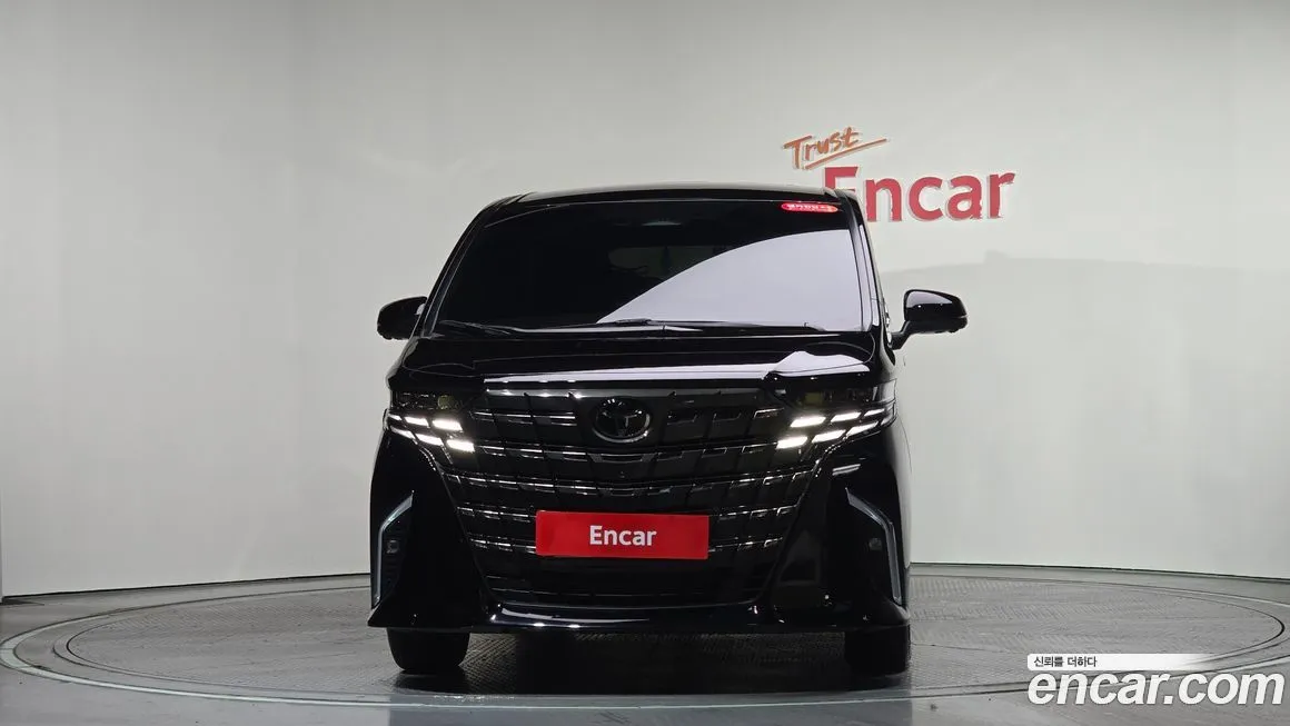 Toyota Alphard — фото 2