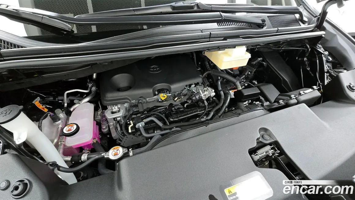 Toyota Alphard — фото 6