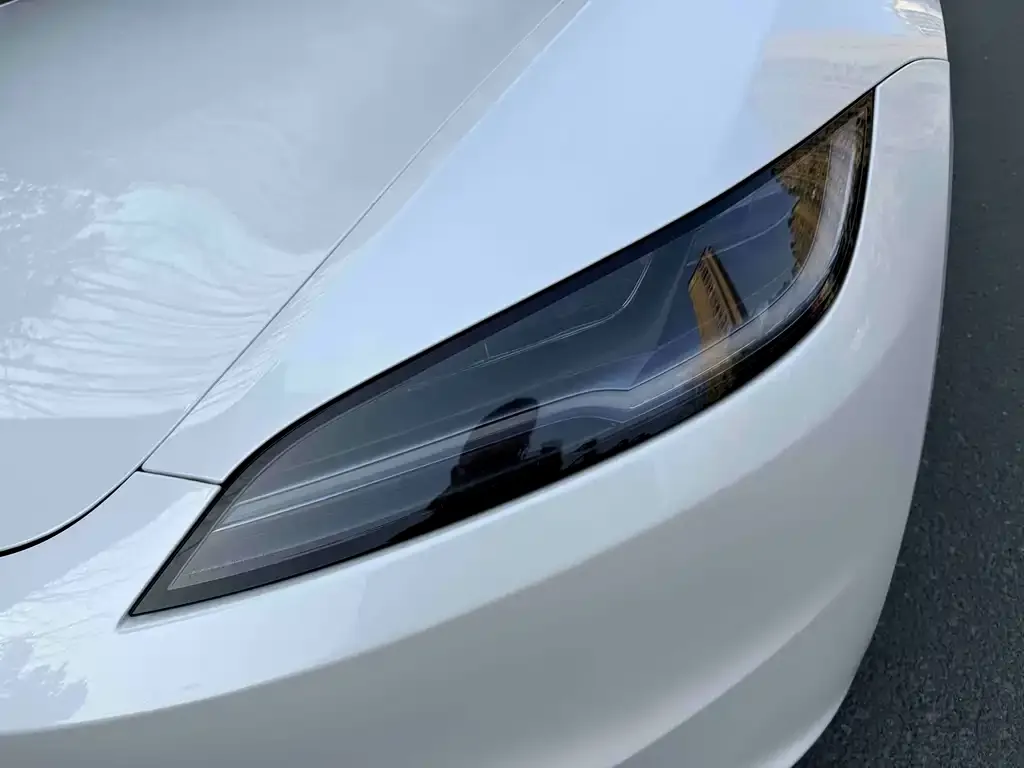 Tesla Model 3 — фото 2