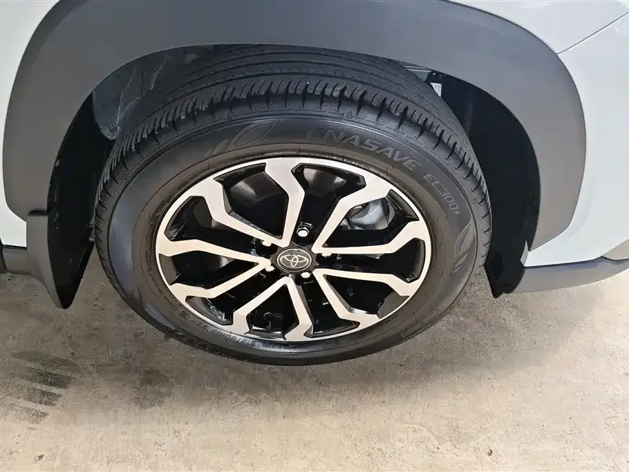 Toyota Frontlander 2024 из CN, фото 8