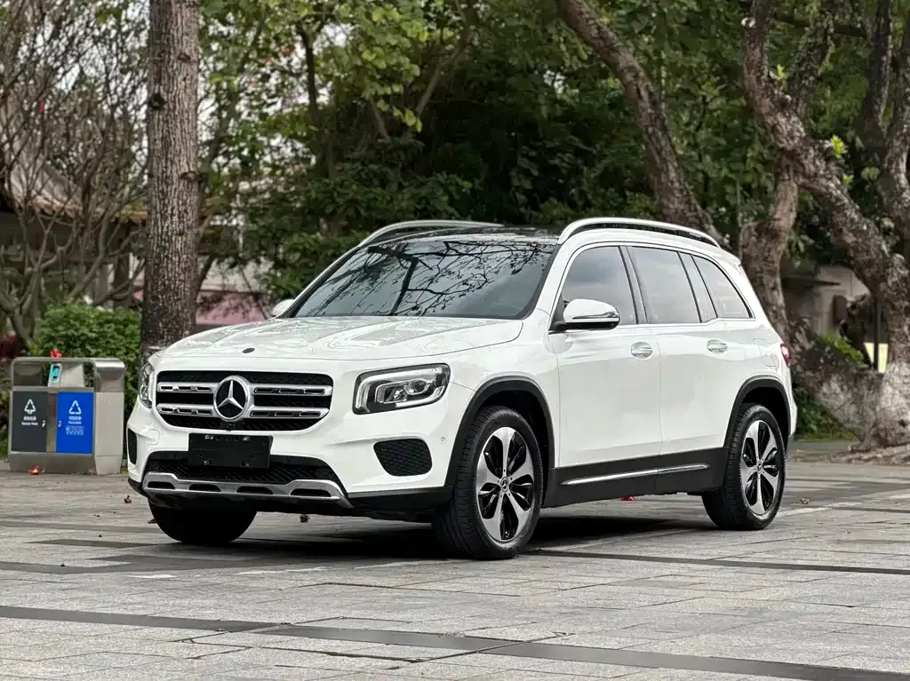 Mercedes-Benz GLB — фото 1