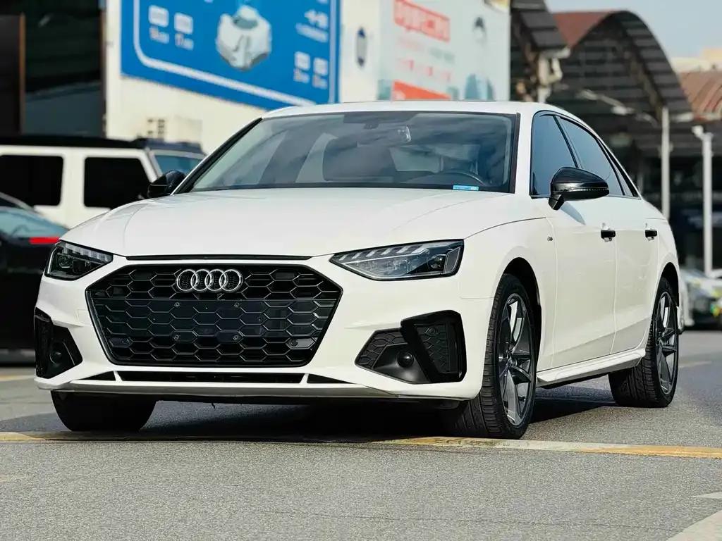 Audi A4L 2021 из CN, фото 1