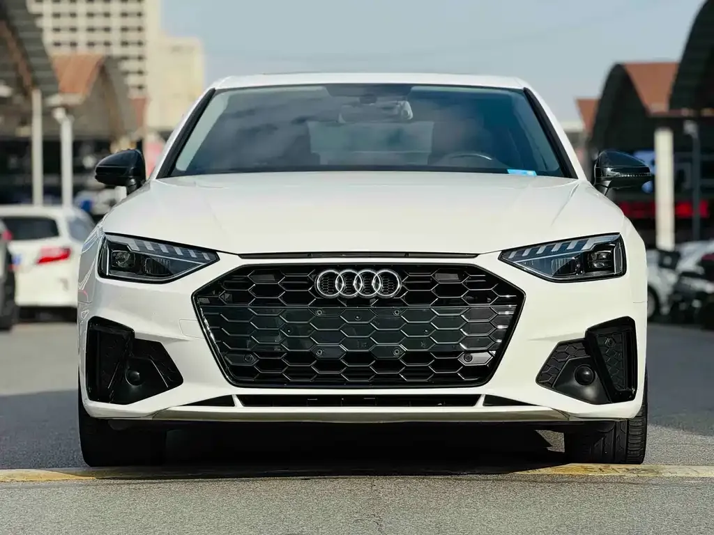 Audi A4L 2021 из CN, фото 5