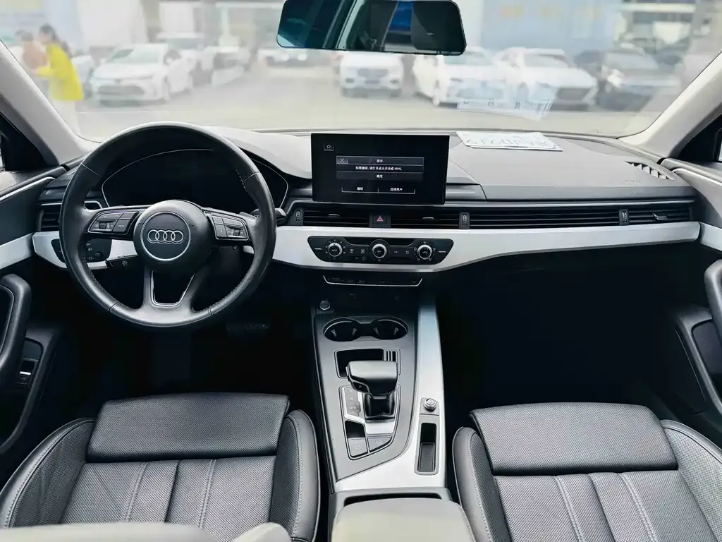Audi A4L 2021 из CN, фото 3