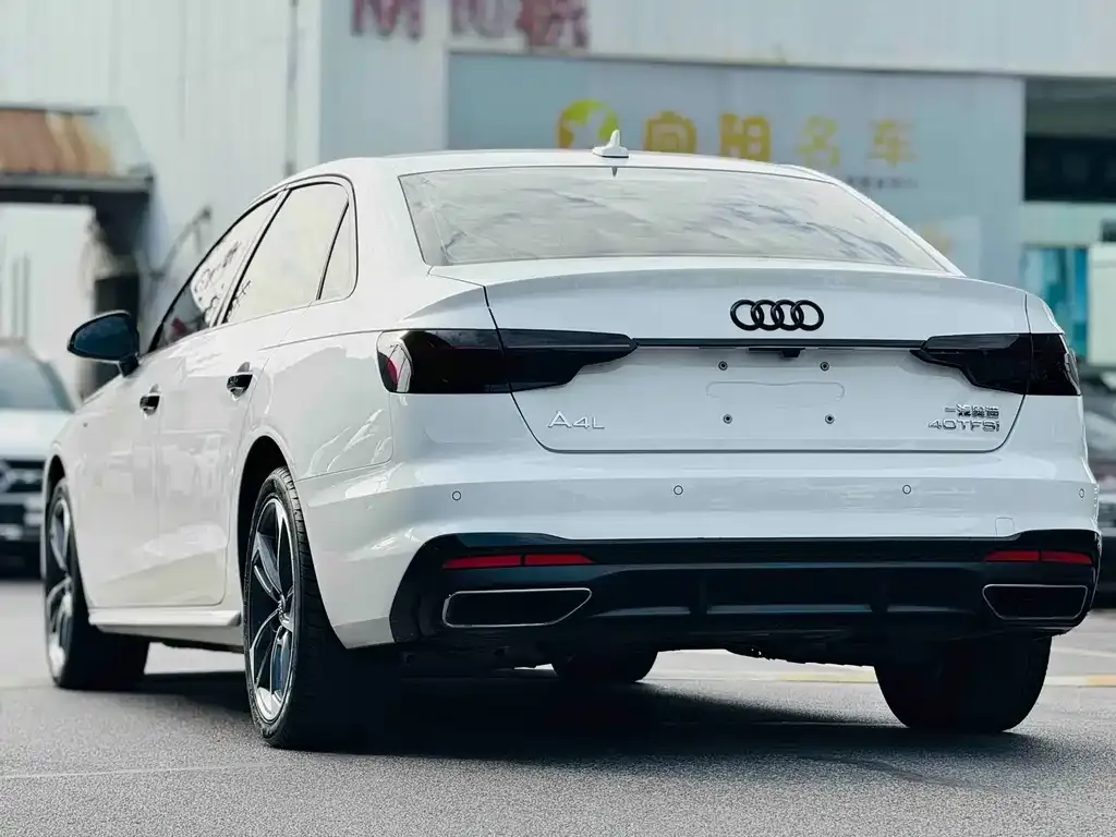 Audi A4L 2021 из CN, фото 2