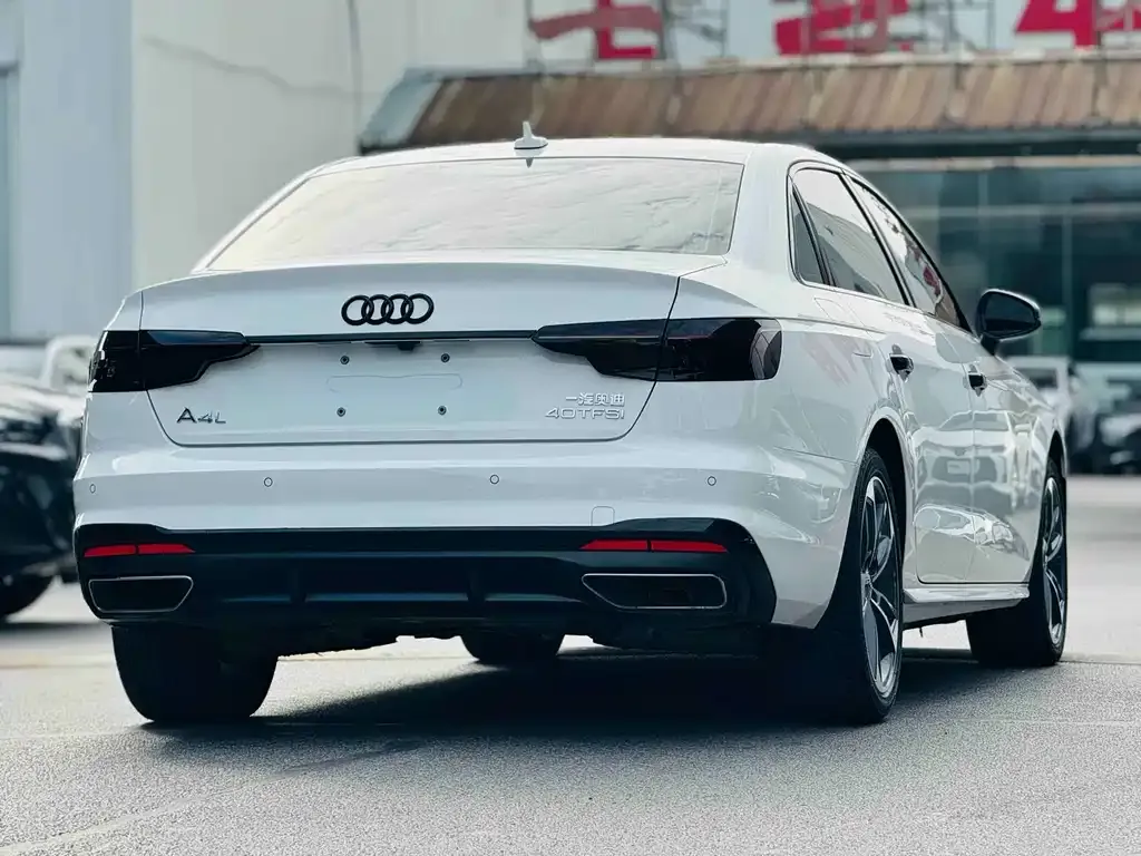 Audi A4L 2021 из CN, фото 7