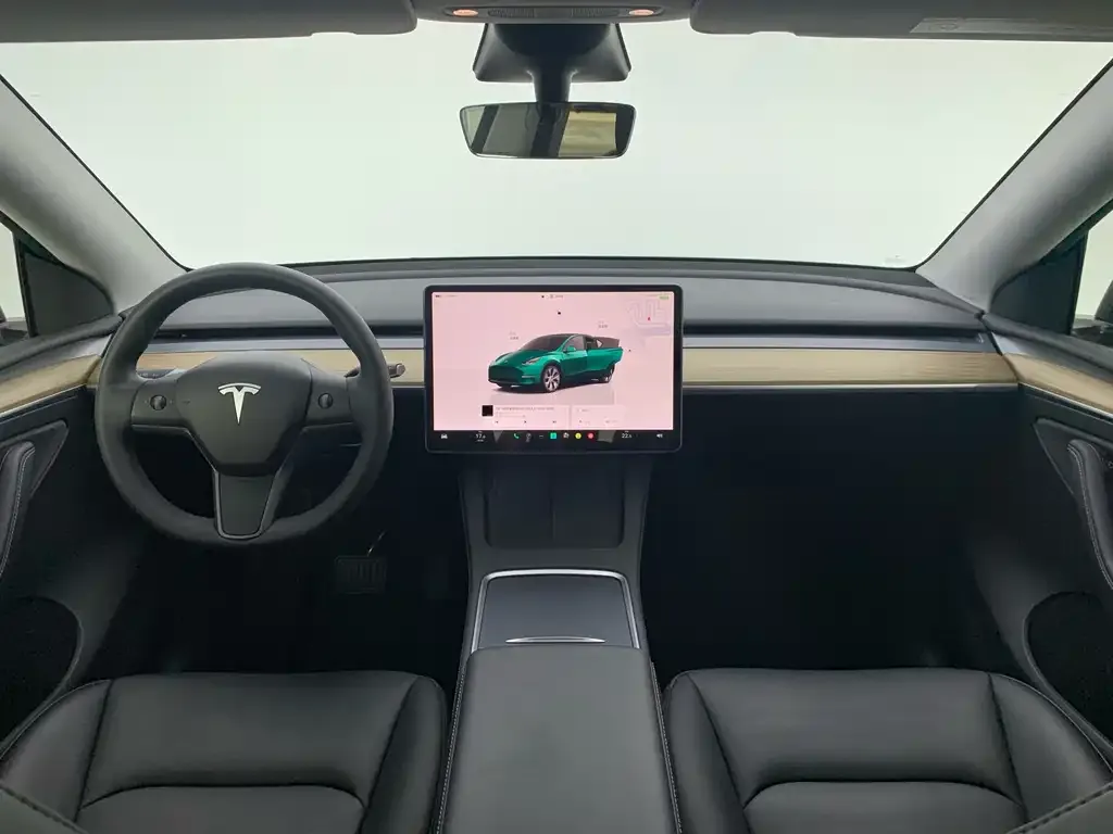 Tesla Model Y — фото 5