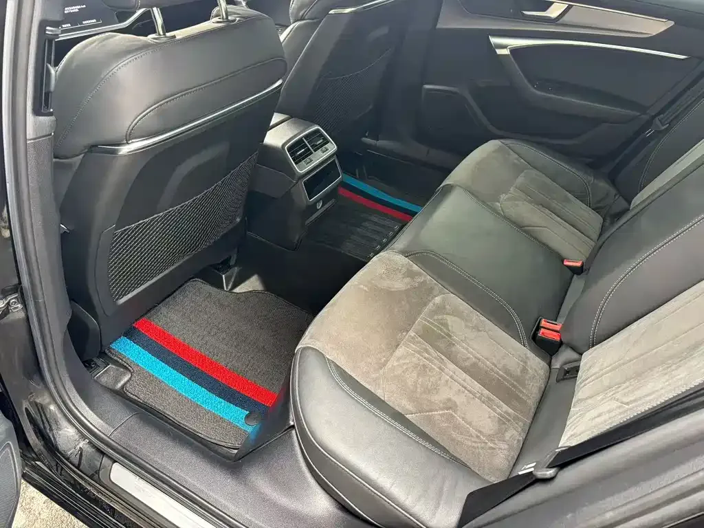 Audi A6L 2021 из CN, фото 7