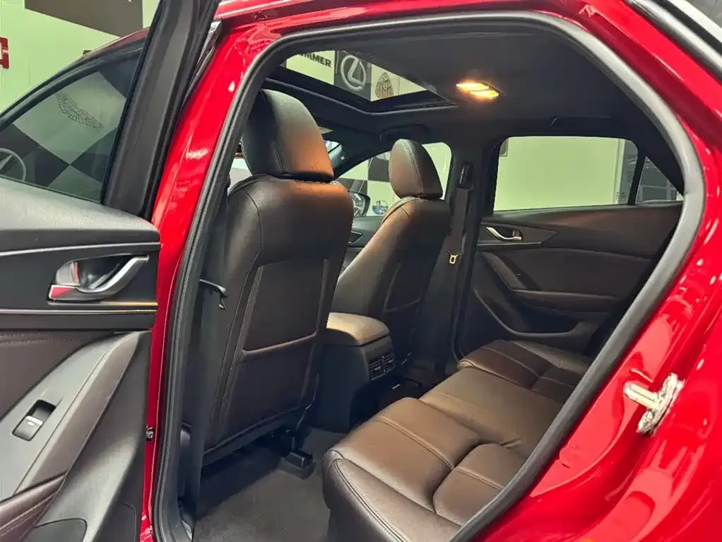 Mazda CX-4 2023 из CN, фото 6