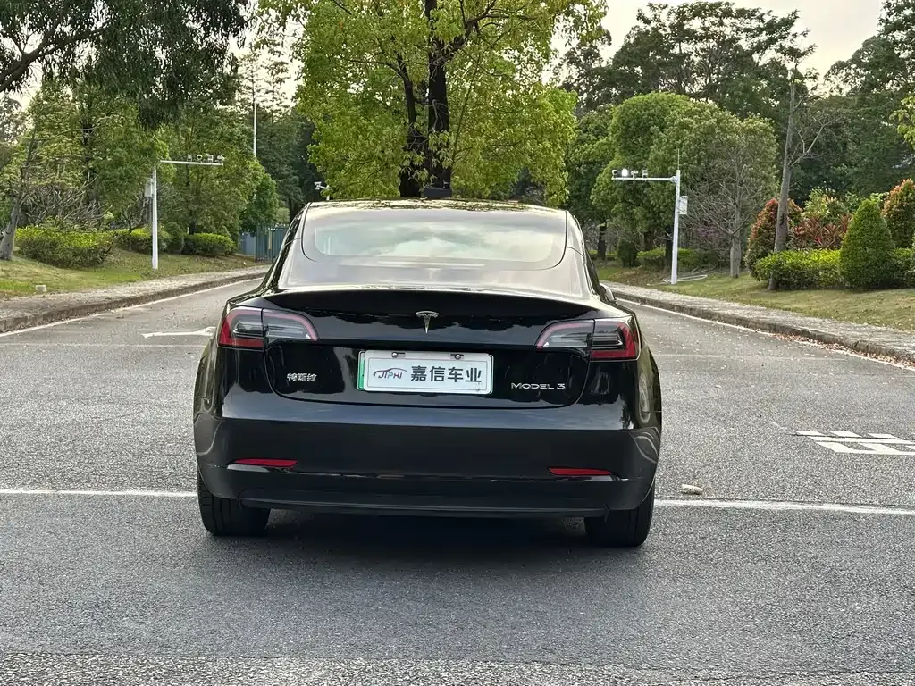 Tesla Model 3 — фото 4