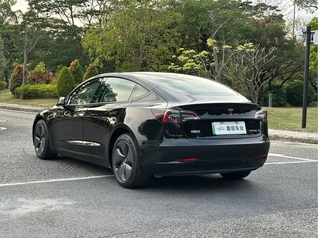 Tesla Model 3 — фото 8