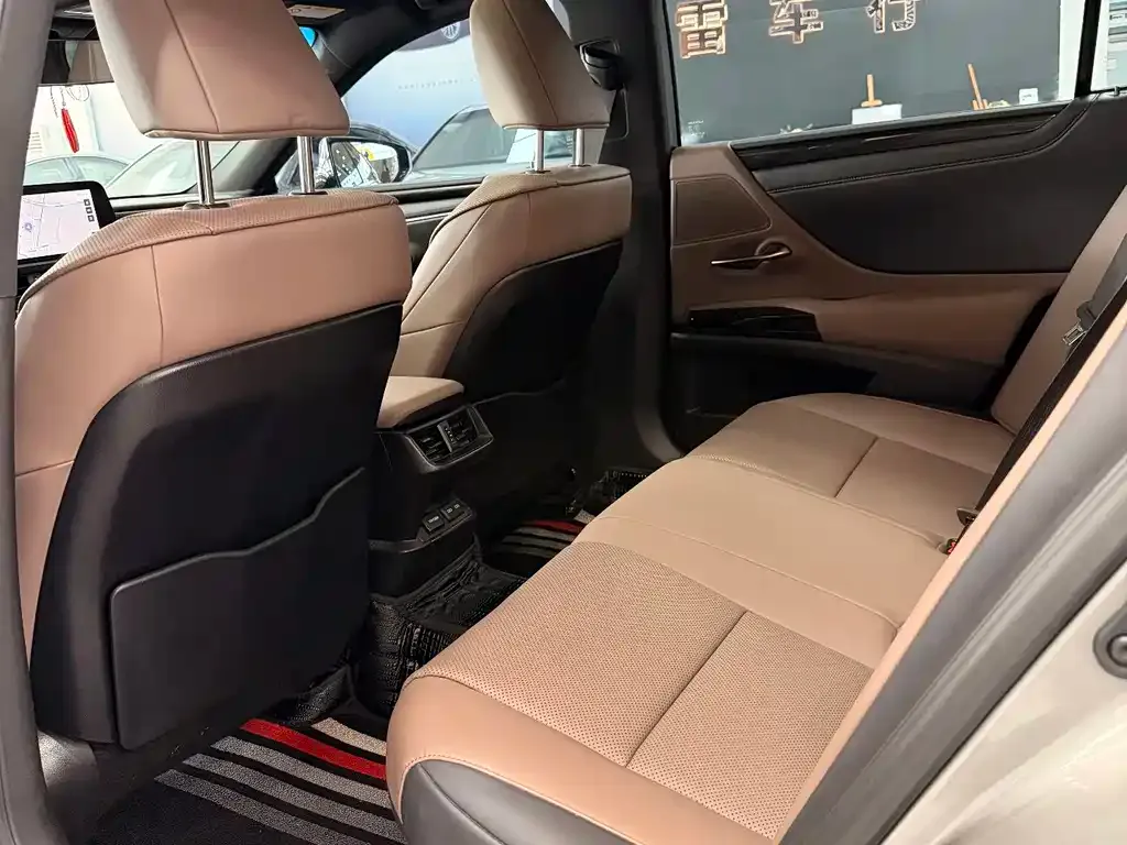 Lexus ES 2024 из CN, фото 6