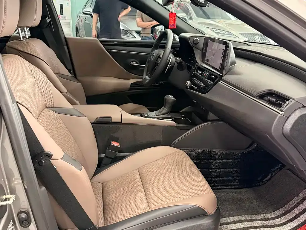 Lexus ES 2024 из CN, фото 8