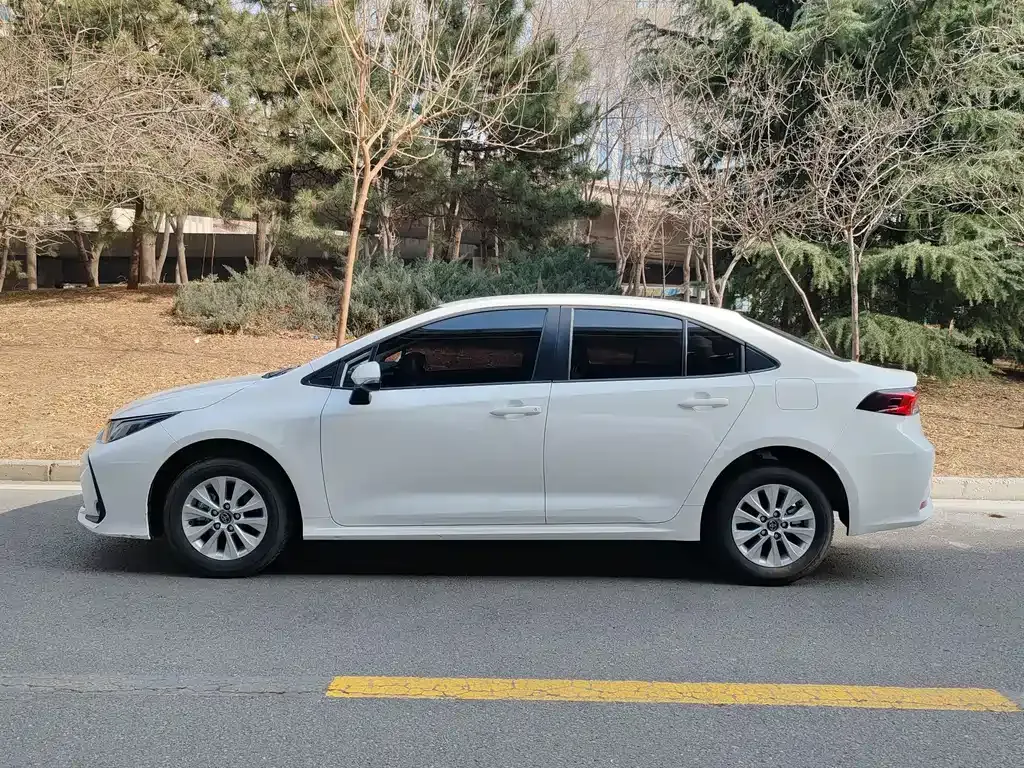 Toyota Corolla 2024 из CN, фото 9