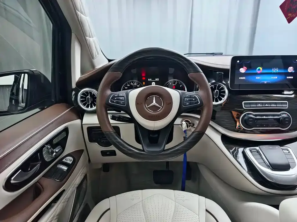 Mercedes-Benz Vito 2023 из CN, фото 10