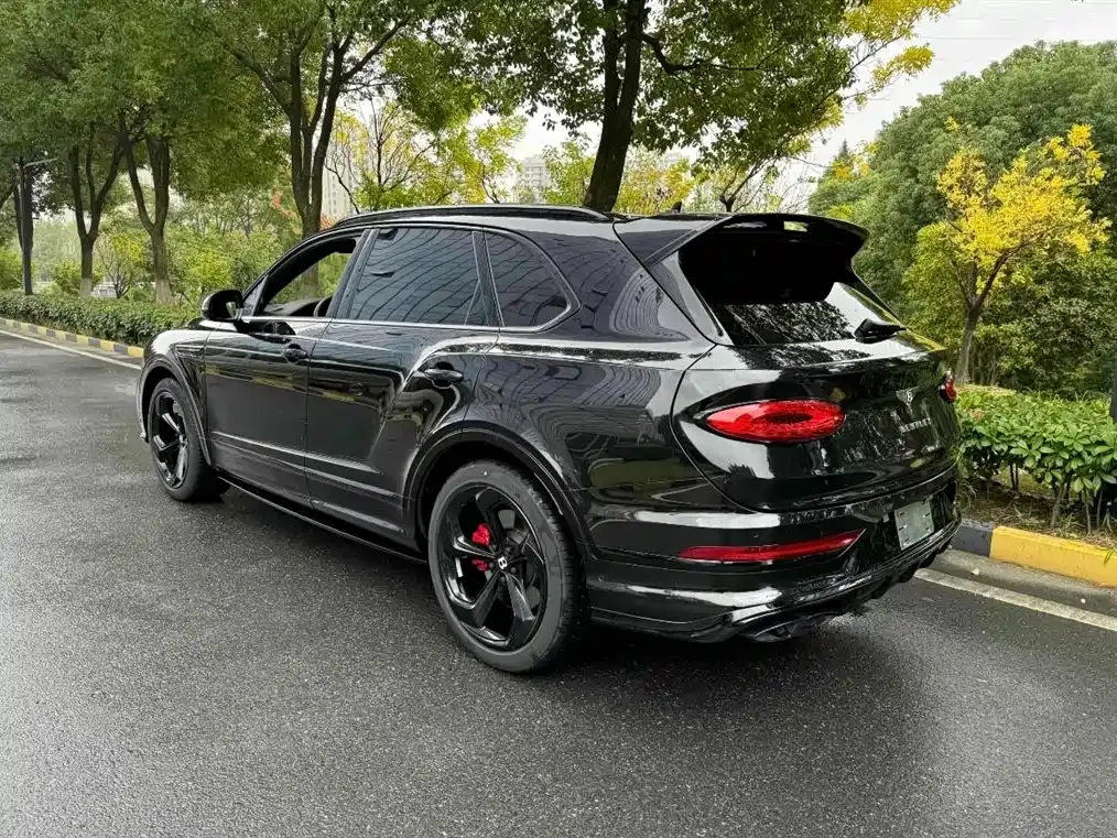 Bentley Bentayga 2022 из CN, фото 4