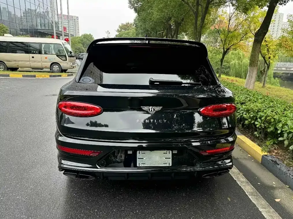 Bentley Bentayga 2022 из CN, фото 6