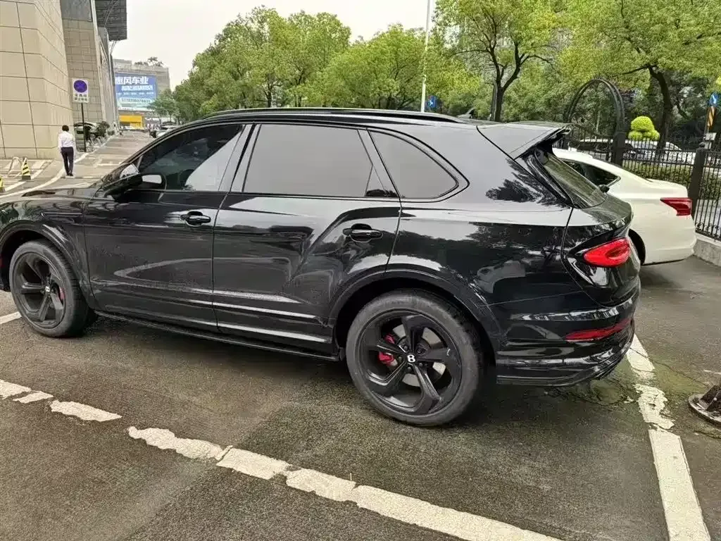 Bentley Bentayga 2022 из CN, фото 5
