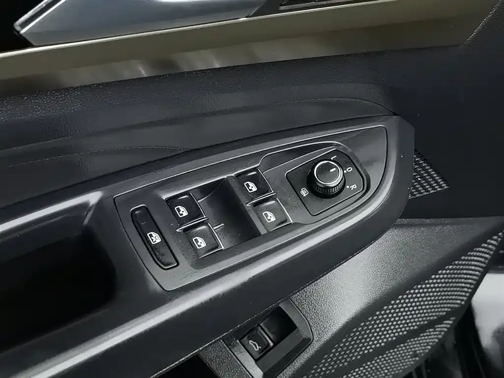 Volkswagen Passat 2021 из CN, фото 9