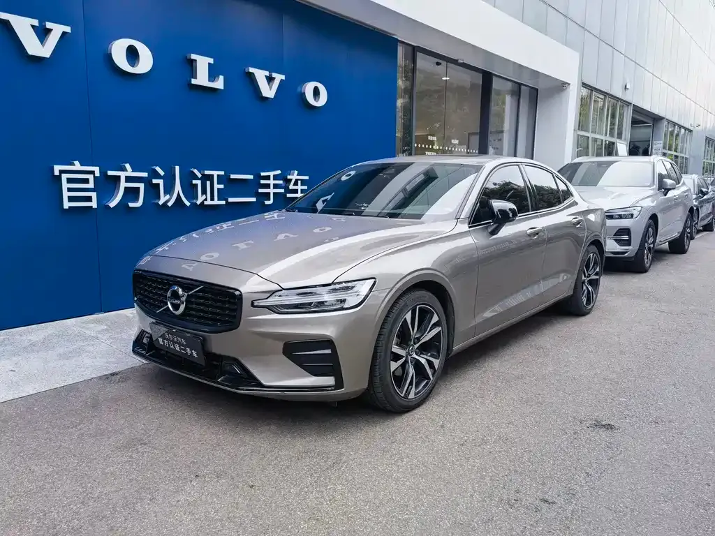 Volvo S60 2021 из CN, фото 1