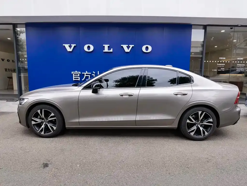 Volvo S60 2021 из CN, фото 2