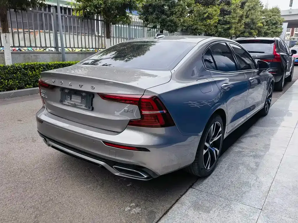 Volvo S60 2021 из CN, фото 5